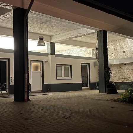 Oase Im Grünen Hinterhof, Eg, Ruhe, Terrasse, Carport, Free Paytv, Kaffee&tee, Fahrräder * Duisburg