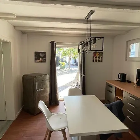 Oase Im Gruenen Hinterhof, Eg, Ruhe, Terrasse, Carport, Free Paytv, Kaffee&tee, Fahrraeder * Duisburg