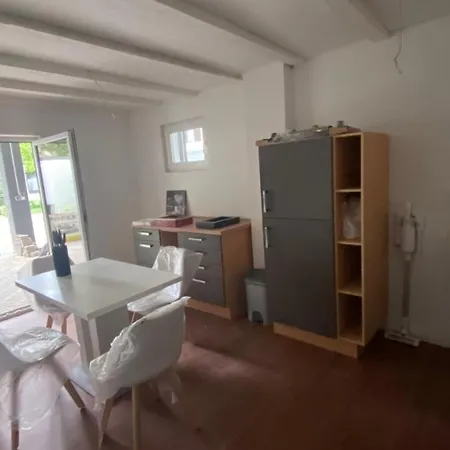 Oase Im Gruenen Hinterhof, Eg, Ruhe, Terrasse, Carport, Free Paytv, Kaffee&tee, Fahrraeder Apartmán *