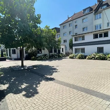 Apartmán Oase Im Gruenen Hinterhof, Eg, Ruhe, Terrasse, Carport, Free Paytv, Kaffee&tee, Fahrraeder Duisburg