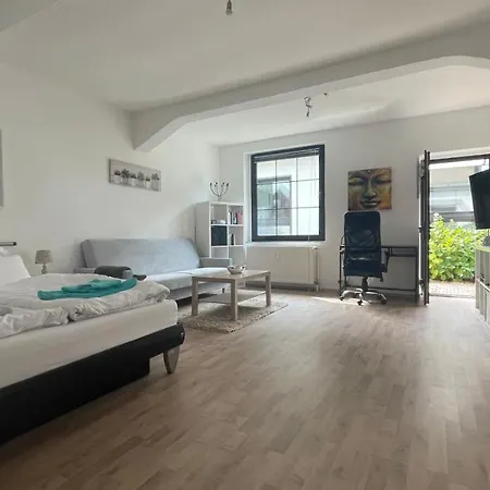 Oase Im Gruenen Hinterhof, Eg, Ruhe, Terrasse, Carport, Free Paytv, Kaffee&tee, Fahrraeder Duisburg