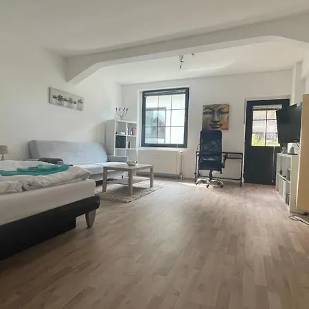 Oase Im Grünen Hinterhof, Eg, Ruhe, Terrasse, Carport, Free Paytv, Kaffee&tee, Fahrräder *