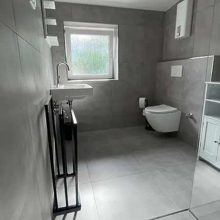 Oase Im Gruenen Hinterhof, Eg, Ruhe, Terrasse, Carport, Free Paytv, Kaffee&tee, Fahrraeder Duisburg