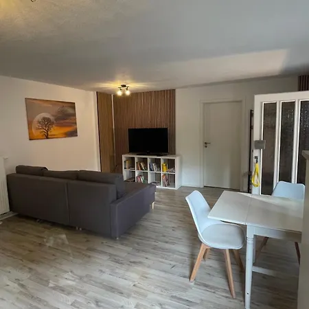 Oase Im Gruenen Hinterhof, Eg, Ruhe, Terrasse, Carport, Free Paytv, Kaffee&tee, Fahrraeder * Duisburg