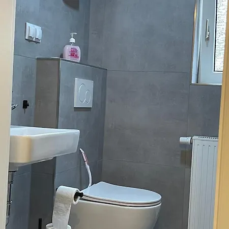 Oase Im Gruenen Hinterhof, Eg, Ruhe, Terrasse, Carport, Free Paytv, Kaffee&tee, Fahrraeder Apartmán *