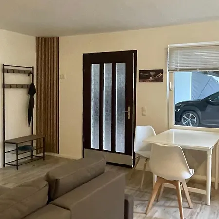 Oase Im Grünen Hinterhof, Eg, Ruhe, Terrasse, Carport, Free Paytv, Kaffee&tee, Fahrräder