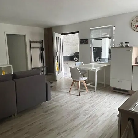 Oase Im Grünen Hinterhof, Eg, Ruhe, Terrasse, Carport, Free Paytv, Kaffee&tee, Fahrräder Apartment *