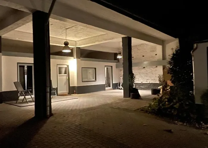 Oase Im Gruenen Hinterhof, Eg, Ruhe, Terrasse, Carport, Free Paytv, Kaffee&tee, Fahrraeder Апартаменты *