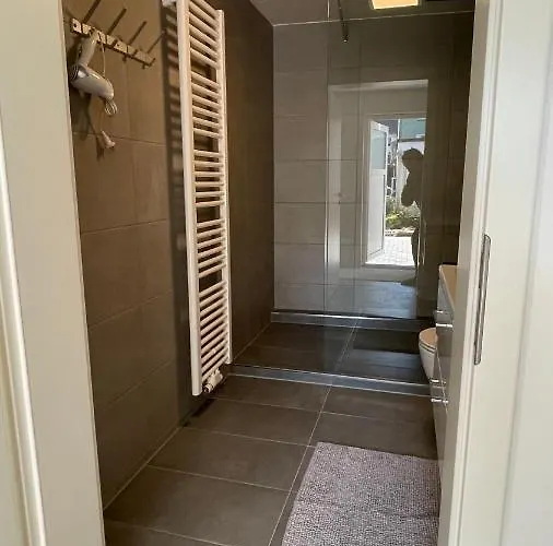 Апартаменты Oase Im Gruenen Hinterhof, Eg, Ruhe, Terrasse, Carport, Free Paytv, Kaffee&tee, Fahrraeder *