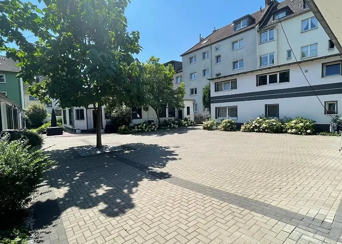 Апартаменты Oase Im Gruenen Hinterhof, Eg, Ruhe, Terrasse, Carport, Free Paytv, Kaffee&tee, Fahrraeder Дуйсбург