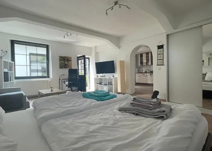 Апартаменты Oase Im Gruenen Hinterhof, Eg, Ruhe, Terrasse, Carport, Free Paytv, Kaffee&tee, Fahrraeder