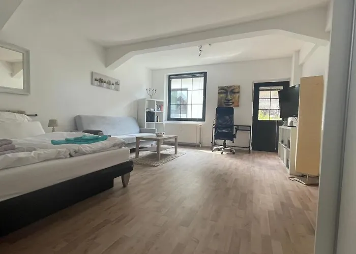 Oase Im Gruenen Hinterhof, Eg, Ruhe, Terrasse, Carport, Free Paytv, Kaffee&tee, Fahrraeder *