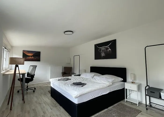 Oase Im Gruenen Hinterhof, Eg, Ruhe, Terrasse, Carport, Free Paytv, Kaffee&tee, Fahrraeder Дуйсбург