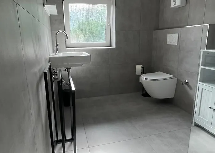 Oase Im Gruenen Hinterhof, Eg, Ruhe, Terrasse, Carport, Free Paytv, Kaffee&tee, Fahrraeder Дуйсбург