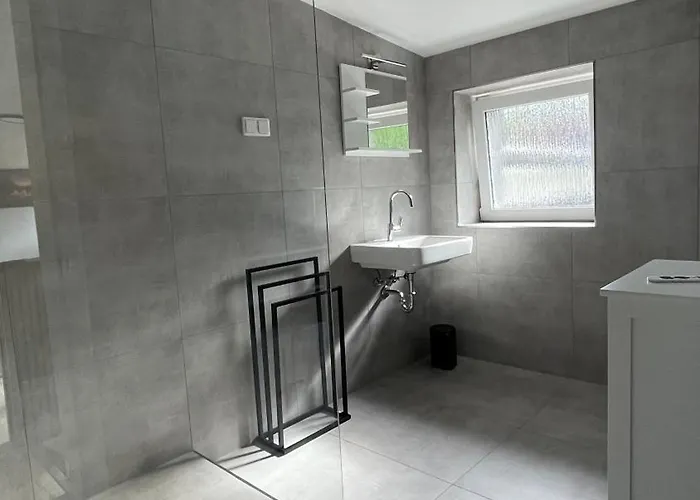 Oase Im Gruenen Hinterhof, Eg, Ruhe, Terrasse, Carport, Free Paytv, Kaffee&tee, Fahrraeder * Дуйсбург