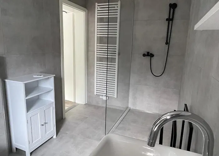 Oase Im Gruenen Hinterhof, Eg, Ruhe, Terrasse, Carport, Free Paytv, Kaffee&tee, Fahrraeder Апартаменты