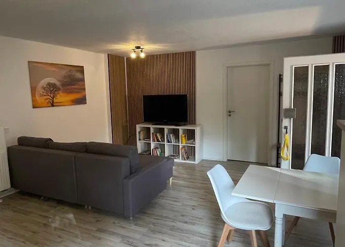 Oase Im Gruenen Hinterhof, Eg, Ruhe, Terrasse, Carport, Free Paytv, Kaffee&tee, Fahrraeder * Дуйсбург