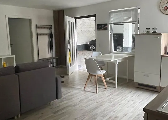 Oase Im Gruenen Hinterhof, Eg, Ruhe, Terrasse, Carport, Free Paytv, Kaffee&tee, Fahrraeder Апартаменты *