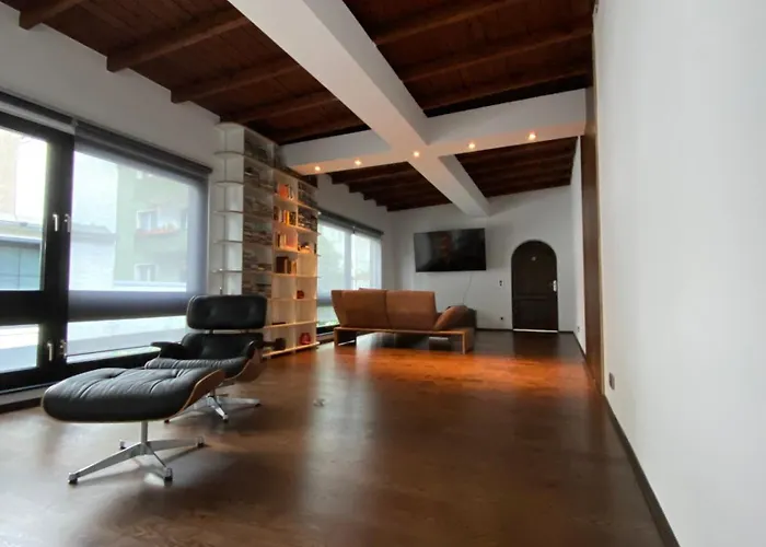 Апартаменты Oase Im Gruenen Hinterhof, Eg, Ruhe, Terrasse, Carport, Free Paytv, Kaffee&tee, Fahrraeder Дуйсбург