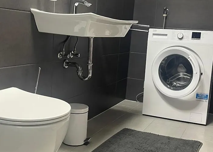 Oase Im Gruenen Hinterhof, Eg, Ruhe, Terrasse, Carport, Free Paytv, Kaffee&tee, Fahrraeder Апартаменты Дуйсбург